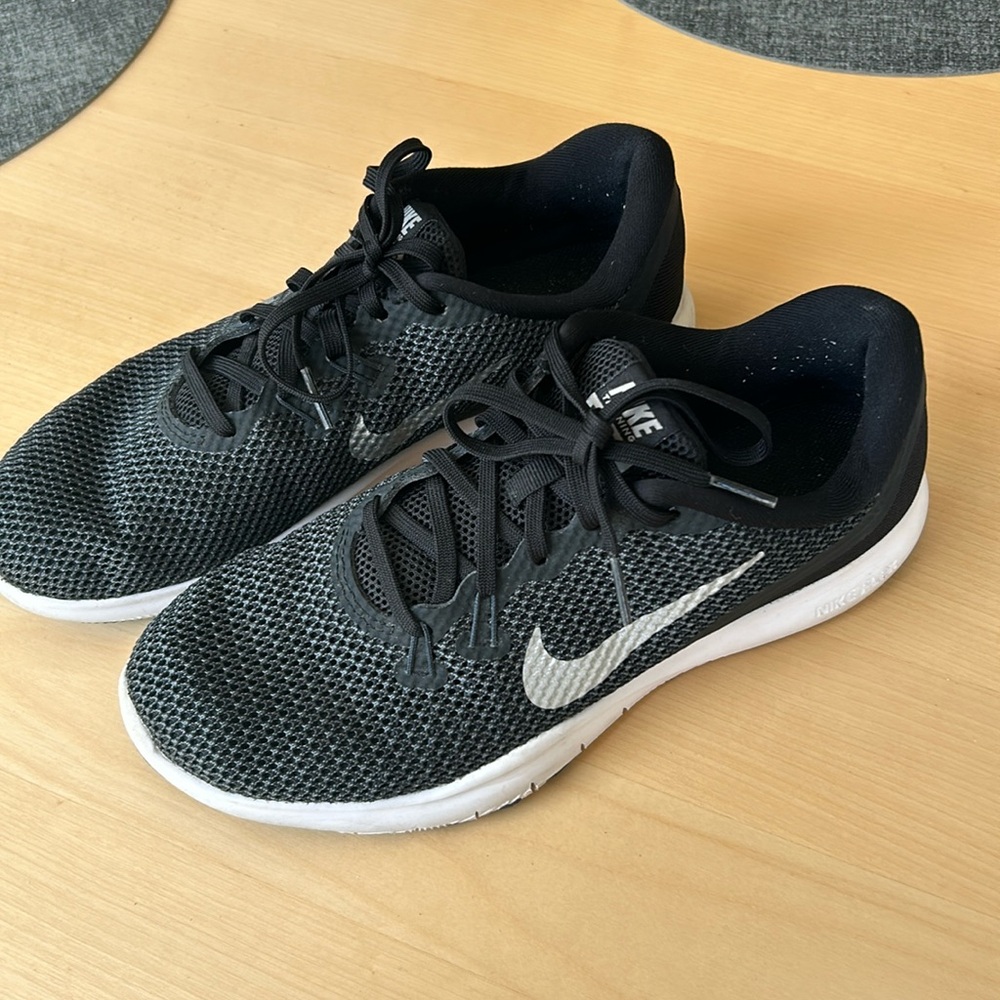 Nike Flex Size 8